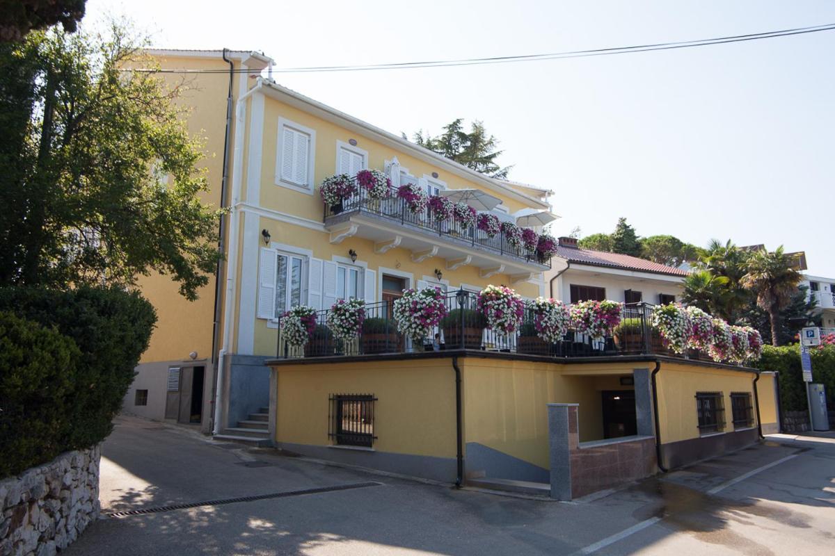 Frajona Apartments Malinska Buitenkant foto