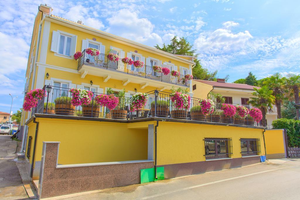 Frajona Apartments Malinska Buitenkant foto