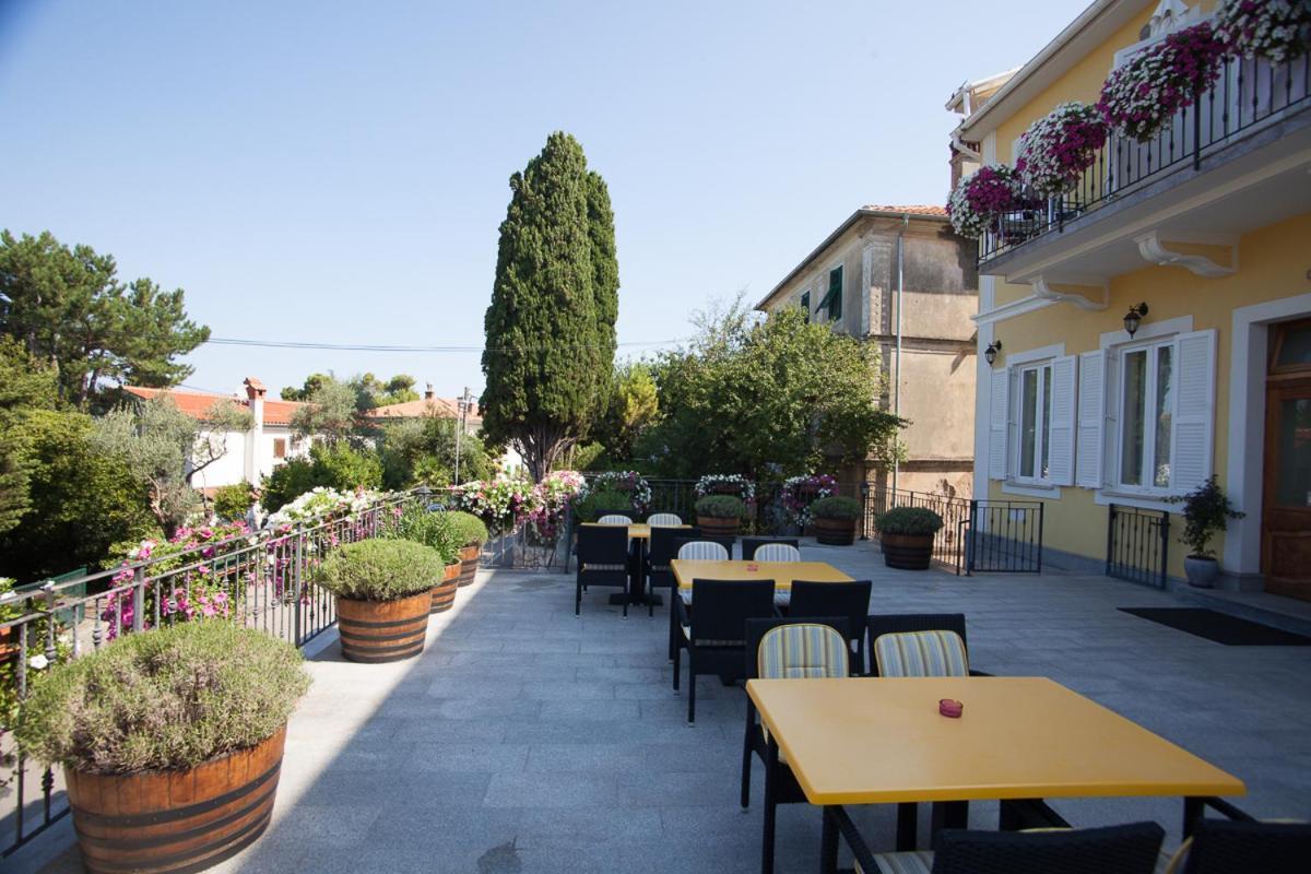 Frajona Apartments Malinska Buitenkant foto
